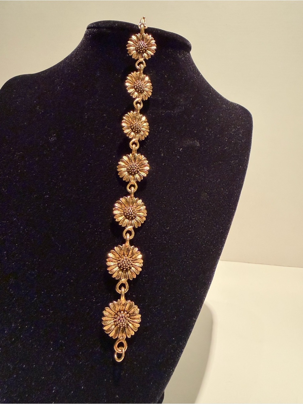 Vintage Eivind Hillestad Gold tone Daisy Link Bracelet - Women Jewelry